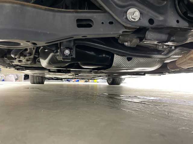 トヨタ カローラツーリング ハイブリッド ダブルバイビー 道央・札幌 2020(令2)年 9.6万km ホワイトパールクリスタルシャイン ・4WD/・純正ナビ/・TV&CD&DVD&BT&SD&Miracast/・バックカメラ/・トヨタセーフティーセンス/・レーダークルーズコントロール/・ブラインドスポットモニター/・ハーフレザーシート/・前席シートヒーター/・ステアリングスイッチ/・ステアリングヒーター/・ビルドインETC/・オートマチックハイビーム/・オートライト/・LEDヘッドライト/・スマートキー/・プッシュスタート