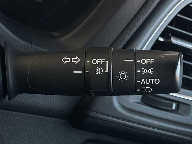 ホンダ ヴェゼル ハイブリッド Z ホンダセンシング 福島県 2018(平30)年 4.9万km プレミアムクリスタルレッドM 純正ＳＤナビ　ハーフレザーシート　バックカメラ　センシング　レーダークルーズコントロール　ＥＴＣ　レーンキープ　シートヒーター　純正アルミホイール　スマートキー　パドルシフト　純正フロアマット