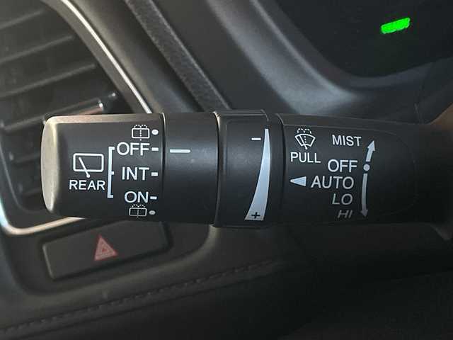 ホンダ ヴェゼル ハイブリッド Z ホンダセンシング 福島県 2018(平30)年 4.9万km プレミアムクリスタルレッドM 純正ＳＤナビ　ハーフレザーシート　バックカメラ　センシング　レーダークルーズコントロール　ＥＴＣ　レーンキープ　シートヒーター　純正アルミホイール　スマートキー　パドルシフト　純正フロアマット