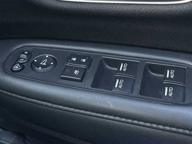 ホンダ ヴェゼル ハイブリッド Z ホンダセンシング 福島県 2018(平30)年 4.9万km プレミアムクリスタルレッドM 純正ＳＤナビ　ハーフレザーシート　バックカメラ　センシング　レーダークルーズコントロール　ＥＴＣ　レーンキープ　シートヒーター　純正アルミホイール　スマートキー　パドルシフト　純正フロアマット