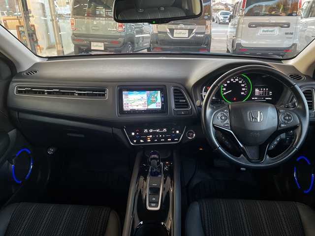 ホンダ ヴェゼル ハイブリッド Z ホンダセンシング 福島県 2018(平30)年 4.9万km プレミアムクリスタルレッドM 純正ＳＤナビ　ハーフレザーシート　バックカメラ　センシング　レーダークルーズコントロール　ＥＴＣ　レーンキープ　シートヒーター　純正アルミホイール　スマートキー　パドルシフト　純正フロアマット