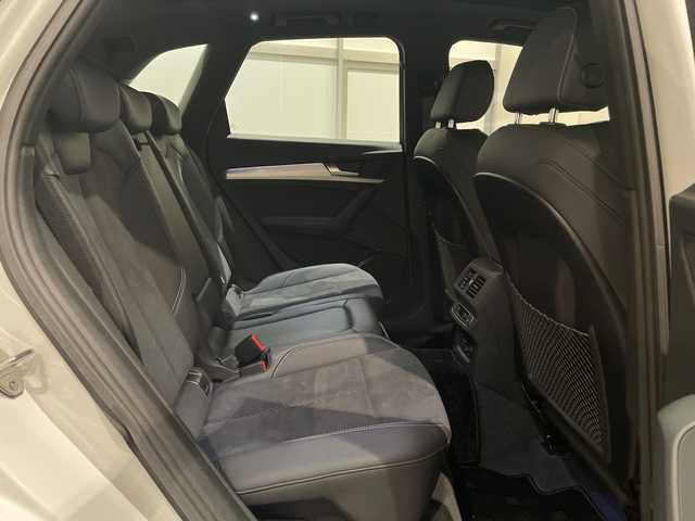 アウディ アウディ Ｑ５ 40TDIクワトロ Sライン 新潟県 2022(令4)年 1.9万km グレイシアホワイトメタリック スペシャルオプション（受注生産）/パノラマサンルーフ/TVチューナー/オプション/アシスタンスパッケージ /・LEDヘッドライト ・LEDリヤコンビネーションライト/・アウディプレセンスリヤ/・アウディサイドアシスト/・バーチャルコックピット/plus パッケージ/・マトリクスLEDヘッドライトパッケージ/・アルミホイール 5ダブルアームデザイン/・コントラストグレー 8J×19/・アコースティックガラス（フロントサイド）/コンフォートパッケージ/・スマートフォンワイヤレスチャージング/・リヤシートUSBチャージング/・ステアリングヒーター/S line パッケージ/ ・S line バンパー/・ドアシルトリムS lineロゴ ・S line エクステリアロゴ/・マルチカラーアンビエントライティング/全方位カメラ/シートヒーター（フロント）/オートマチックテールゲート/アダプティブクルーズコントロール/アルミホイール 5スポークダイナミックデザイン/パークアシスト/純正HDDナビ/・FM/AM/Bluetooth