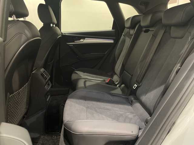 アウディ アウディ Ｑ５ 40TDIクワトロ Sライン 新潟県 2022(令4)年 1.9万km グレイシアホワイトメタリック スペシャルオプション（受注生産）/パノラマサンルーフ/TVチューナー/オプション/アシスタンスパッケージ /・LEDヘッドライト ・LEDリヤコンビネーションライト/・アウディプレセンスリヤ/・アウディサイドアシスト/・バーチャルコックピット/plus パッケージ/・マトリクスLEDヘッドライトパッケージ/・アルミホイール 5ダブルアームデザイン/・コントラストグレー 8J×19/・アコースティックガラス（フロントサイド）/コンフォートパッケージ/・スマートフォンワイヤレスチャージング/・リヤシートUSBチャージング/・ステアリングヒーター/S line パッケージ/ ・S line バンパー/・ドアシルトリムS lineロゴ ・S line エクステリアロゴ/・マルチカラーアンビエントライティング/全方位カメラ/シートヒーター（フロント）/オートマチックテールゲート/アダプティブクルーズコントロール/アルミホイール 5スポークダイナミックデザイン/パークアシスト/純正HDDナビ/・FM/AM/Bluetooth