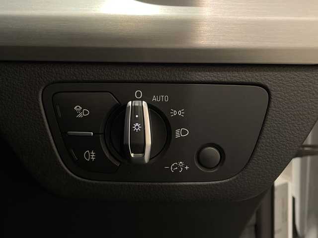 アウディ アウディ Ｑ５ 40TDIクワトロ Sライン 新潟県 2022(令4)年 1.9万km グレイシアホワイトメタリック スペシャルオプション（受注生産）/パノラマサンルーフ/TVチューナー/オプション/アシスタンスパッケージ /・LEDヘッドライト ・LEDリヤコンビネーションライト/・アウディプレセンスリヤ/・アウディサイドアシスト/・バーチャルコックピット/plus パッケージ/・マトリクスLEDヘッドライトパッケージ/・アルミホイール 5ダブルアームデザイン/・コントラストグレー 8J×19/・アコースティックガラス（フロントサイド）/コンフォートパッケージ/・スマートフォンワイヤレスチャージング/・リヤシートUSBチャージング/・ステアリングヒーター/S line パッケージ/ ・S line バンパー/・ドアシルトリムS lineロゴ ・S line エクステリアロゴ/・マルチカラーアンビエントライティング/全方位カメラ/シートヒーター（フロント）/オートマチックテールゲート/アダプティブクルーズコントロール/アルミホイール 5スポークダイナミックデザイン/パークアシスト/純正HDDナビ/・FM/AM/Bluetooth