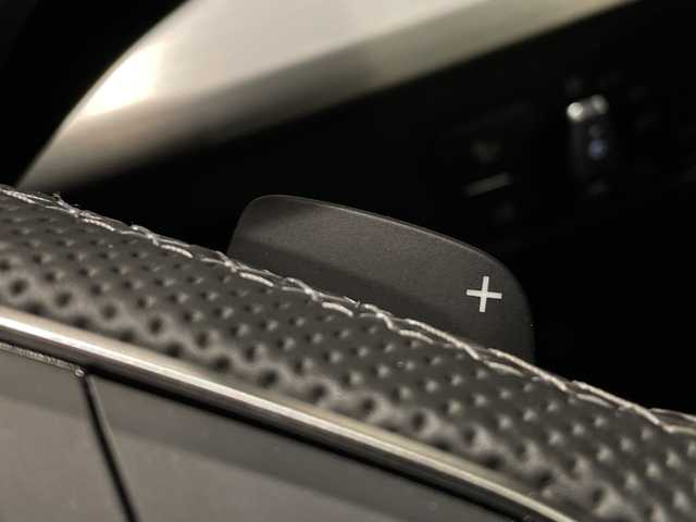 アウディ アウディ Ｑ５ 40TDIクワトロ Sライン 新潟県 2022(令4)年 1.9万km グレイシアホワイトメタリック スペシャルオプション（受注生産）/パノラマサンルーフ/TVチューナー/オプション/アシスタンスパッケージ /・LEDヘッドライト ・LEDリヤコンビネーションライト/・アウディプレセンスリヤ/・アウディサイドアシスト/・バーチャルコックピット/plus パッケージ/・マトリクスLEDヘッドライトパッケージ/・アルミホイール 5ダブルアームデザイン/・コントラストグレー 8J×19/・アコースティックガラス（フロントサイド）/コンフォートパッケージ/・スマートフォンワイヤレスチャージング/・リヤシートUSBチャージング/・ステアリングヒーター/S line パッケージ/ ・S line バンパー/・ドアシルトリムS lineロゴ ・S line エクステリアロゴ/・マルチカラーアンビエントライティング/全方位カメラ/シートヒーター（フロント）/オートマチックテールゲート/アダプティブクルーズコントロール/アルミホイール 5スポークダイナミックデザイン/パークアシスト/純正HDDナビ/・FM/AM/Bluetooth