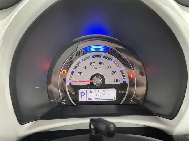 スズキ ハスラー G 岡山県 2018(平30)年 5.1万km ピュアホワイトP 登録時走行距離50979km/純正SDナビ/(AM/FM/BT/TV/DISC)/衝突被害軽減システム/横滑り防止装置/盗難防止装置/アイドリングストップ/D席＋N席シートヒーター/スマートキー/ABS/パワーステアリング/パワーウィンドウ/純正15インチアルミホイール/純正フロアマット/フルフラットシート/ベンチシート/保証書/取扱説明書/記録簿