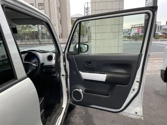 スズキ ハスラー G 岡山県 2018(平30)年 5.1万km ピュアホワイトP 登録時走行距離50979km/純正SDナビ/(AM/FM/BT/TV/DISC)/衝突被害軽減システム/横滑り防止装置/盗難防止装置/アイドリングストップ/D席＋N席シートヒーター/スマートキー/ABS/パワーステアリング/パワーウィンドウ/純正15インチアルミホイール/純正フロアマット/フルフラットシート/ベンチシート/保証書/取扱説明書/記録簿