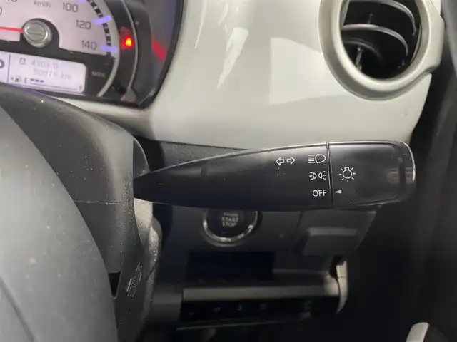 スズキ ハスラー G 岡山県 2018(平30)年 5.1万km ピュアホワイトP 登録時走行距離50979km/純正SDナビ/(AM/FM/BT/TV/DISC)/衝突被害軽減システム/横滑り防止装置/盗難防止装置/アイドリングストップ/D席＋N席シートヒーター/スマートキー/ABS/パワーステアリング/パワーウィンドウ/純正15インチアルミホイール/純正フロアマット/フルフラットシート/ベンチシート/保証書/取扱説明書/記録簿