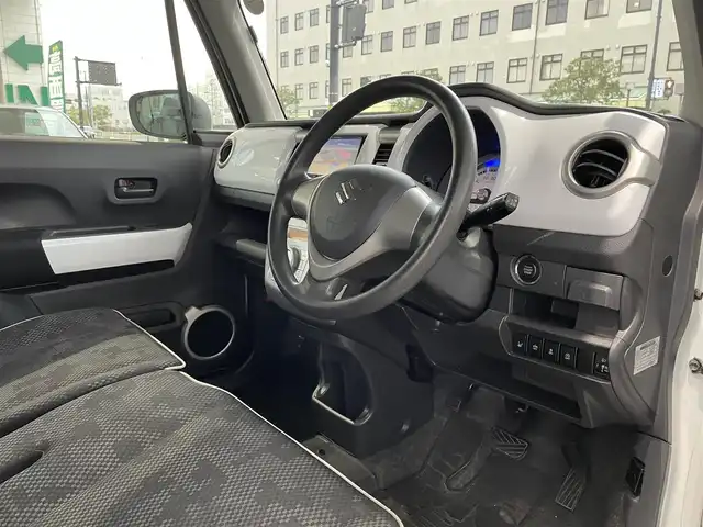 スズキ ハスラー G 岡山県 2018(平30)年 5.1万km ピュアホワイトP 登録時走行距離50979km/純正SDナビ/(AM/FM/BT/TV/DISC)/衝突被害軽減システム/横滑り防止装置/盗難防止装置/アイドリングストップ/D席＋N席シートヒーター/スマートキー/ABS/パワーステアリング/パワーウィンドウ/純正15インチアルミホイール/純正フロアマット/フルフラットシート/ベンチシート/保証書/取扱説明書/記録簿