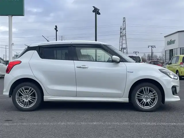 スズキ スイフト HYBRID RS 道央・札幌 2022(令4)年 3.4万km ピュアホワイトP ４WD/ワンオーナー/社外SDナビ/CD/DVD/BT/フルセグ/衝突被害軽減システム/横滑り防止装置/レーダークルーズコントロール/レーンキープアシスト/ブラインドスポットモニター/リヤパーキングセンサー/バックカメラ/ビルトインETC/前席シートヒーター/革巻きステアリング/ステアリングリモコン/パドルシフト/プッシュスタート/スマートキー/LEDヘッドライト/オートライト/フォグランプ/電動格納ミラー/ヒーテッドドアミラー/ウィンカーミラー/純正フロアマット/ドアバイザー/スペアキー