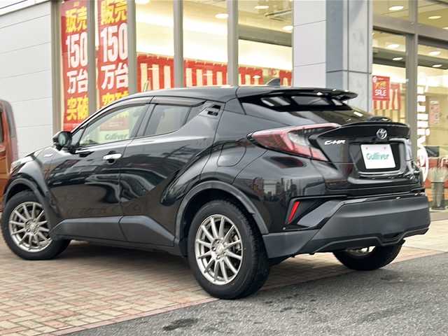 トヨタ Ｃ－ＨＲ S LEDエディション 鳥取県 2018(平30)年 5.8万km ブラックマイカ ワンオーナー/スマートキーx2個/プリクラッシュセーフティ/レーンデパチャーアラート/レーダークルーズコントロール/ドライブレコーダー/オートハイビーム/純正メモリナビ/フルセグ・Bluetooth/バックカメラ/オートリトラクトミラー/オートライトLED/ETCユニット/保証書・取説