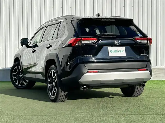 トヨタ ＲＡＶ４ アドベンチャー 香川県 2019(令1)年 3.9万km アティチュードブラックマイカ 登録時走行距離；38308km/純正ナビ/バックカメラ/ブラインドスポットモニター/デジタルインナーミラー/衝突被害軽減システム/レーンキープアシスト/クルーズコントロール/コーナーセンサー/LEDヘッドライト/パワーシート/純正AW19インチ/純正フロアマット/スマートキー