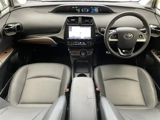 トヨタ プリウス S ツーリングセレクション 滋賀県 2016(平28)年 8.2万km エモーショナルレッド 禁煙車/純正9インチナビ/（CD/DVD/Bluetooth/フルセグTV/SD）/社外ドラレコ付きデジタルインナーミラー/バックカメラ/ビルトインETC/ステアリングスイッチ/プッシュスタート/スマートキー/電動格納ミラー/エアロ/フォグランプ/オートライト