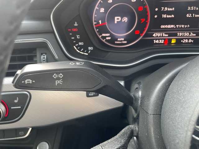 アウディ Ａ４ 40TFSIスポーツ 青森県 2020(令2)年 4.7万km グレイシアホワイトメタリック ワンオーナー/グレイシアホワイトメタリック（OPカラー）/純正18インチアルミホイール/純正メモリーナビ/【Bluetooth/USB/TV/AUX/CD/DVD】/アラウンドビューモニター/純正前後ドライブレコーダー/前後バンパーソナー/純正18インチアルミホイール/パークアシスト/アダプティブクルーズコントロール/レザーシート/前席パワーシート（D席メモリ付）/前席シートヒーター/革巻きステア/ノブ/パドルシフト/バーチャルコックピッド/LEDオートライト/オートワイパー/オートホールド/パワーバックドア/ETC2.0/プッシュスタートシステム/W/サイド/カーテンエアバッグ/ABS/スマートキーx2/点検記録簿/【R3.R4.R5.R6.R７】/保証書/取扱説明書