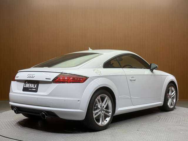 アウディ ＴＴクーペ 2．0 TFSI クワトロ 千葉県 2015(平27)年 1.1万km グレイシアホワイトメタリック レザーパッケージ　/アシスタンスパッケージ　/バーチャルコックピット　/クルーズコントロール　/ナビ　/ＴＶ　/Ｂカメラ　/ナッパー革　/シートヒーター　/電動シート　/レーンキープアシスト　/ＬＥＤヘッドライト