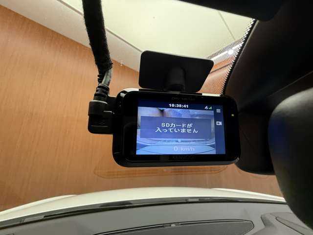 アウディ ＴＴクーペ 2．0 TFSI クワトロ 千葉県 2015(平27)年 1.1万km グレイシアホワイトメタリック レザーパッケージ　/アシスタンスパッケージ　/バーチャルコックピット　/クルーズコントロール　/ナビ　/ＴＶ　/Ｂカメラ　/ナッパー革　/シートヒーター　/電動シート　/レーンキープアシスト　/ＬＥＤヘッドライト