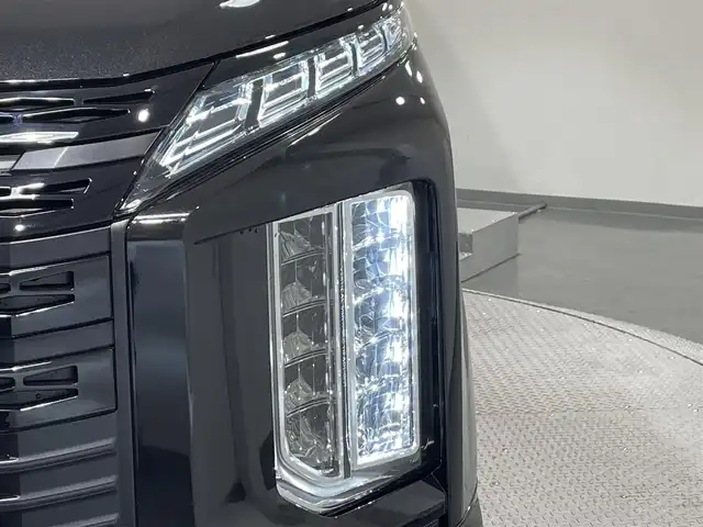 三菱 デリカＤ：５ シャモニー 愛知県 2025(令7)年 0.1千km ブラックダイヤモンド 登録済未使用車/マルチアラウンドモニター/両側パワースライドドア/パワーバックドア/衝突軽減ブレーキ/レーダークルーズコントロール/ブラインドスポットモニター/車線逸脱警報/電動パーキングブレーキ/ブレーキホールド/パドルシフト/ハーフレザー/パワーシート/ハンドルヒーター/シートヒーター/アクセサリーソケット/ＬＥＤヘッドライト/純正17インチアルミホイール