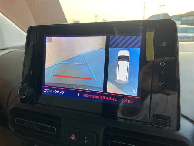 シトロエン ベルランゴ シャイン 愛知県 2021(令3)年 2.4万km ベージュ ガラスルーフ /純正ディスプレイオーディオ /バックカメラ /サイドカメラ/AppleCarPlay /サンブラインド /ACC /ブラインドスポット/レーンキープ /ETC /ルーフラック/LEDヘッドライト/オートライト/スマートキー