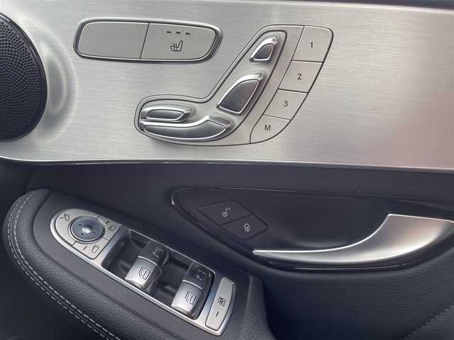 メルセデス・ベンツ ＧＬＣ２２０ d 4マチックスポーツ 栃木県 2019(平31)年 5.4万km ポーラホワイト レーダーセーフティパッケージ/ナビ/フルセグTV/全方位カメラ/ETC/ハーフレザー /パワーシート /全席シートヒーター /ヘッドアップディスプレイ/パワーテールゲート/レーンキープアシスト/ブラインドスポット /パークトロニック /キーレスゴー/LEDヘッドライト/オートライト/パナメリカーナグリル/　純正グリル積み込み