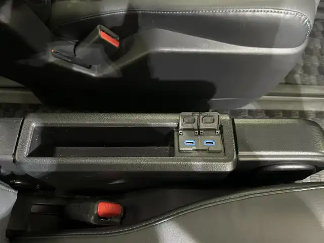 トヨタ ヴォクシー S－Z 愛媛県 2022(令4)年 2.6万km アティチュードブラックマイカ 純正ディスプレイオーディオナビ/(Bluetooth/フルセグ)/バックカメラ/フリップダウンモニター/レーダークルーズコントロール/両側電動スライドドア/衝突被害軽減ブレーキ/快適利便パッケージ/・ナノイーX/・ステアリングヒーター/・シートヒーター/・オットマン/・電動リアゲート/ビルトインETC2.0/オートマチックハイビーム/オートライト/ヘッドライトレベライザー/USB充電/サイドサンシェード/ブレーキホールド/ドアバイザー/ステアリングスイッチ/ECOモード/スペアキー/保証書/取扱説明書