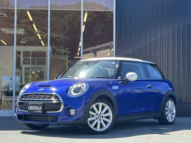 ＭＩＮＩ ミニ クーパー S 福岡県 2019(令1)年 2.1万km 青 ペッパーパッケージ/アダプティブクルーズコントロール/ユニオンジャックテールランプ　/純正ナビ/バックカメラ　/Bluetooth/前後パークディスタンスコントロール/LEDライト/オートライト/オートワイパー/ステアリングスイッチ/パドルシフト　/純正17インチアルミホイール/ミラー一体型ETC/取扱説明書/保証書/スペアキー×1