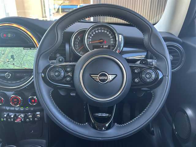 ＭＩＮＩ ミニ クーパー S 福岡県 2019(令1)年 2.1万km 青 ペッパーパッケージ/アダプティブクルーズコントロール/ユニオンジャックテールランプ　/純正ナビ/バックカメラ　/Bluetooth/前後パークディスタンスコントロール/LEDライト/オートライト/オートワイパー/ステアリングスイッチ/パドルシフト　/純正17インチアルミホイール/ミラー一体型ETC/取扱説明書/保証書/スペアキー×1