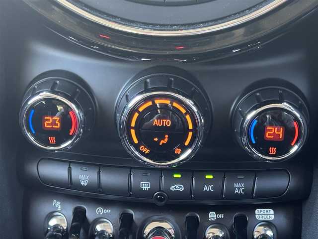 ＭＩＮＩ ミニ クーパー S 福岡県 2019(令1)年 2.1万km 青 ペッパーパッケージ/アダプティブクルーズコントロール/ユニオンジャックテールランプ　/純正ナビ/バックカメラ　/Bluetooth/前後パークディスタンスコントロール/LEDライト/オートライト/オートワイパー/ステアリングスイッチ/パドルシフト　/純正17インチアルミホイール/ミラー一体型ETC/取扱説明書/保証書/スペアキー×1