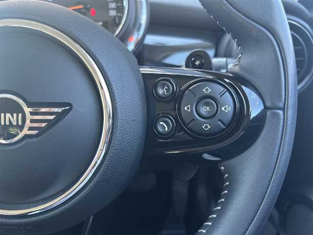 ＭＩＮＩ ミニ クーパー S 福岡県 2019(令1)年 2.1万km 青 ペッパーパッケージ/アダプティブクルーズコントロール/ユニオンジャックテールランプ　/純正ナビ/バックカメラ　/Bluetooth/前後パークディスタンスコントロール/LEDライト/オートライト/オートワイパー/ステアリングスイッチ/パドルシフト　/純正17インチアルミホイール/ミラー一体型ETC/取扱説明書/保証書/スペアキー×1