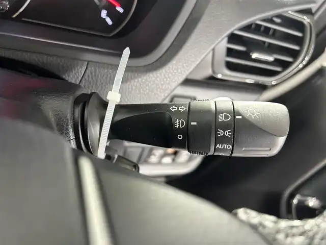 トヨタ ヴォクシー ZS 煌Ⅱ 佐賀県 2019(令1)年 8.2万km ホワイトパールクリスタルシャイン 社外11インチナビ/CD/DVD/フルセグTV/Bluetooth/HDMI/両側パワースライドドア/ワンオーナー/モデリスタフルエアロ/社外12.8インチ後席モニター/社外ステアリング/社外シフトノブ/衝突軽減ブレーキ/レーンキープアシスト/オートハイビーム/横滑り防止/クルーズコントロール/ビルトインETC/USB入電×2/シートカバ-/フロアマット/純正バイザー/純正16インチアルミホイール