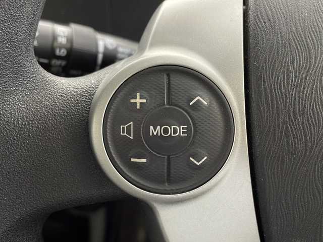 トヨタ アクア S 茨城県 2012(平24)年 7.6万km ライムホワイトパールクリスタルシャイン モデリスタエアロ/純正ナビ/　（CD/DVD/Bluetooth/TV）/バックカメラ/ETC/ステアリングスイッチ/ドライブレコーダー/電動格納ミラー/純正フロアマット/HIDライト/オートライト/プッシュスタート/スマートキー