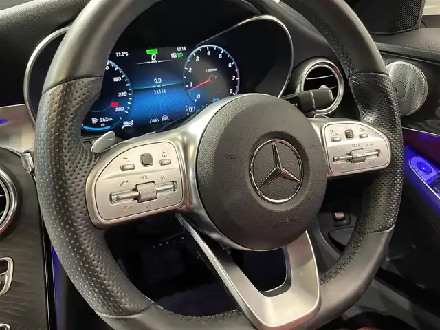 メルセデス・ベンツ Ｃ２００ 4マチック SW ローレウスED 道央・札幌 2020(令2)年 2.2万km ポーラホワイト AMGライン/・AMGスタイリングパッケージ（フロントスポイラー、サイド＆/　リアスカート）/・Mercedes-Benzロゴ付きブレーキキャリパー/　ドリルドベンチレーテッドディスク（フロント）/・ブラックアッシュウッドインテリアトリム/・１８インチAMG５ツインスポークアルミホイール/・レザーARTICOシート・スポーツシート（前席）/・AMGスポーツステアリング、ステンレスアクセル/　ブレーキペダル（ラバースタッド付）/パノラミックスライディングルーフ（挟み込み防止機能付き）/Burmesterサラウンドサウンドシステム/ACC/赤革シート/メモリー付パワーシート（D/N）/シートヒーター（D/N）/シートベンチレーション（D/N）/ヘッドアップディスプレイ/サラウンドビューカメラ/前後ドライブレコーダー/EASY-PACK自動開閉テールゲート/フルセグTV/ETC