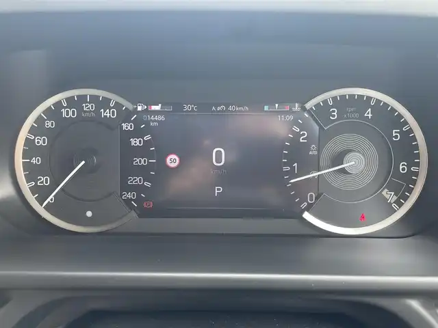 ランドローバー ランドローバー ディフェンダー 90S 高知県 2022(令4)年 1.5万km 黒 純正ナビ/　【Bluetooth/USB/Apple CarPlay】/ドライバーアシストパック/　・ブラインドスポットアシスト/　・クリアイジットモニター/　・アダプティブクルーズコントロール/　・リアコリジョモニター/　・リアトラフィックミニター/３６０°カメラ/レーンキープアシスト/レザーシート/純正１９インチAW