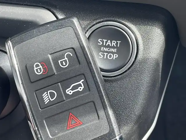 ランドローバー ランドローバー ディフェンダー 90S 高知県 2022(令4)年 1.5万km 黒 純正ナビ/　【Bluetooth/USB/Apple CarPlay】/ドライバーアシストパック/　・ブラインドスポットアシスト/　・クリアイジットモニター/　・アダプティブクルーズコントロール/　・リアコリジョモニター/　・リアトラフィックミニター/３６０°カメラ/レーンキープアシスト/レザーシート/純正１９インチAW