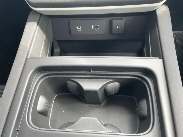 ランドローバー ランドローバー ディフェンダー 90S 高知県 2022(令4)年 1.5万km 黒 純正ナビ/　【Bluetooth/USB/Apple CarPlay】/ドライバーアシストパック/　・ブラインドスポットアシスト/　・クリアイジットモニター/　・アダプティブクルーズコントロール/　・リアコリジョモニター/　・リアトラフィックミニター/３６０°カメラ/レーンキープアシスト/レザーシート/純正１９インチAW