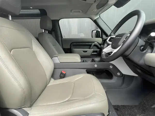 ランドローバー ランドローバー ディフェンダー 90S 高知県 2022(令4)年 1.5万km 黒 純正ナビ/　【Bluetooth/USB/Apple CarPlay】/ドライバーアシストパック/　・ブラインドスポットアシスト/　・クリアイジットモニター/　・アダプティブクルーズコントロール/　・リアコリジョモニター/　・リアトラフィックミニター/３６０°カメラ/レーンキープアシスト/レザーシート/純正１９インチAW