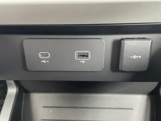 ランドローバー ランドローバー ディフェンダー 90S 高知県 2022(令4)年 1.5万km 黒 純正ナビ/　【Bluetooth/USB/Apple CarPlay】/ドライバーアシストパック/　・ブラインドスポットアシスト/　・クリアイジットモニター/　・アダプティブクルーズコントロール/　・リアコリジョモニター/　・リアトラフィックミニター/３６０°カメラ/レーンキープアシスト/レザーシート/純正１９インチAW