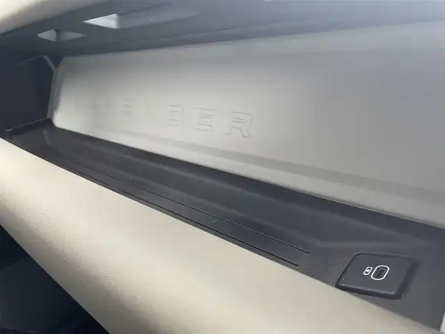 ランドローバー ランドローバー ディフェンダー 90S 高知県 2022(令4)年 1.5万km 黒 純正ナビ/　【Bluetooth/USB/Apple CarPlay】/ドライバーアシストパック/　・ブラインドスポットアシスト/　・クリアイジットモニター/　・アダプティブクルーズコントロール/　・リアコリジョモニター/　・リアトラフィックミニター/３６０°カメラ/レーンキープアシスト/レザーシート/純正１９インチAW