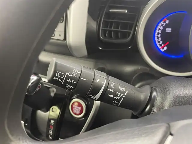 ホンダ Ｎ ＢＯＸ カスタム SSブラックSパッケージ 大分県 2017(平29)年 8.8万km クリスタルブラックパール 純正ナビ　型式：VXM-174VFXi/【フルセグTV、DVD再生可、BT対応】/ステアリングスイッチ/バックカメラ/両側電動スライドドア/ビルトインETC/前席シートヒーター/革調シートカバー/アイドリングストップ/横滑り防止装置/電動格納ミラー(オートリトラ機能付)/純正フロアマット/オートライト/HIDヘッドライト/LEDフォグ/純正14インチアルミホイール