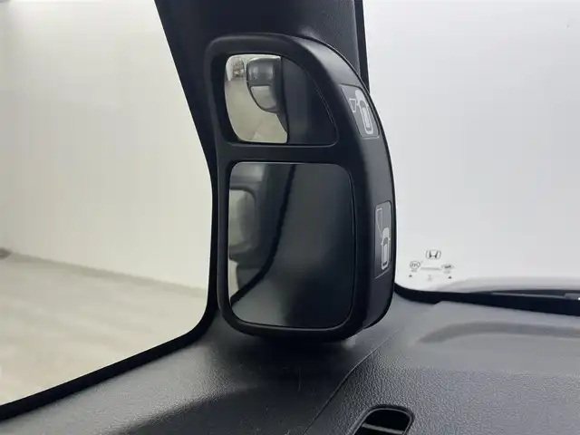 ホンダ Ｎ ＢＯＸ カスタム SSブラックSパッケージ 大分県 2017(平29)年 8.8万km クリスタルブラックパール 純正ナビ　型式：VXM-174VFXi/【フルセグTV、DVD再生可、BT対応】/ステアリングスイッチ/バックカメラ/両側電動スライドドア/ビルトインETC/前席シートヒーター/革調シートカバー/アイドリングストップ/横滑り防止装置/電動格納ミラー(オートリトラ機能付)/純正フロアマット/オートライト/HIDヘッドライト/LEDフォグ/純正14インチアルミホイール