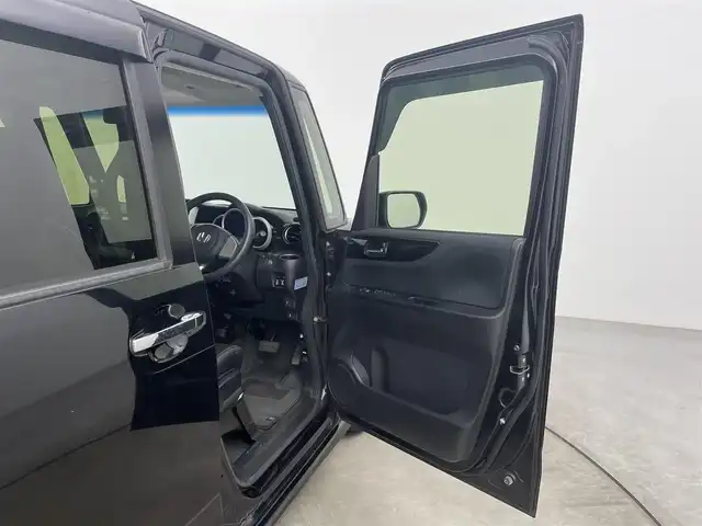 ホンダ Ｎ ＢＯＸ カスタム SSブラックSパッケージ 大分県 2017(平29)年 8.8万km クリスタルブラックパール 純正ナビ　型式：VXM-174VFXi/【フルセグTV、DVD再生可、BT対応】/ステアリングスイッチ/バックカメラ/両側電動スライドドア/ビルトインETC/前席シートヒーター/革調シートカバー/アイドリングストップ/横滑り防止装置/電動格納ミラー(オートリトラ機能付)/純正フロアマット/オートライト/HIDヘッドライト/LEDフォグ/純正14インチアルミホイール