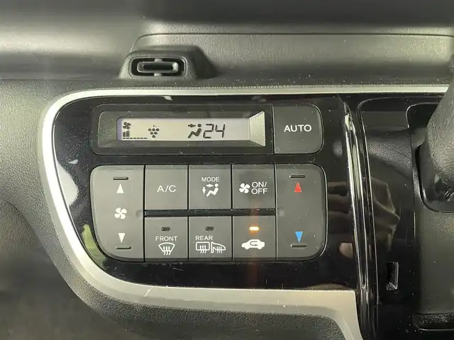 ホンダ Ｎ ＢＯＸ カスタム SSブラックSパッケージ 大分県 2017(平29)年 8.8万km クリスタルブラックパール 純正ナビ　型式：VXM-174VFXi/【フルセグTV、DVD再生可、BT対応】/ステアリングスイッチ/バックカメラ/両側電動スライドドア/ビルトインETC/前席シートヒーター/革調シートカバー/アイドリングストップ/横滑り防止装置/電動格納ミラー(オートリトラ機能付)/純正フロアマット/オートライト/HIDヘッドライト/LEDフォグ/純正14インチアルミホイール