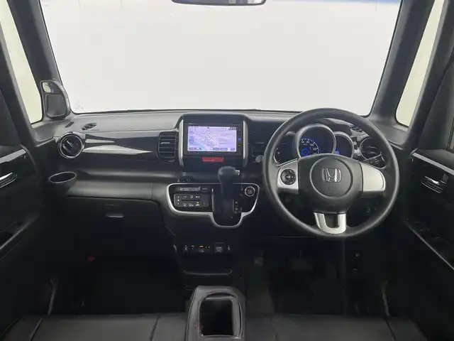 ホンダ Ｎ ＢＯＸ カスタム SSブラックSパッケージ 大分県 2017(平29)年 8.8万km クリスタルブラックパール 純正ナビ　型式：VXM-174VFXi/【フルセグTV、DVD再生可、BT対応】/ステアリングスイッチ/バックカメラ/両側電動スライドドア/ビルトインETC/前席シートヒーター/革調シートカバー/アイドリングストップ/横滑り防止装置/電動格納ミラー(オートリトラ機能付)/純正フロアマット/オートライト/HIDヘッドライト/LEDフォグ/純正14インチアルミホイール