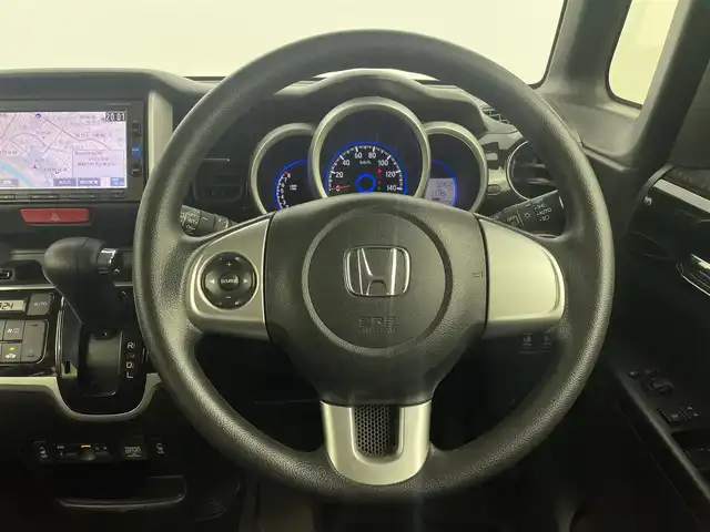 ホンダ Ｎ ＢＯＸ カスタム SSブラックSパッケージ 大分県 2017(平29)年 8.8万km クリスタルブラックパール 純正ナビ　型式：VXM-174VFXi/【フルセグTV、DVD再生可、BT対応】/ステアリングスイッチ/バックカメラ/両側電動スライドドア/ビルトインETC/前席シートヒーター/革調シートカバー/アイドリングストップ/横滑り防止装置/電動格納ミラー(オートリトラ機能付)/純正フロアマット/オートライト/HIDヘッドライト/LEDフォグ/純正14インチアルミホイール