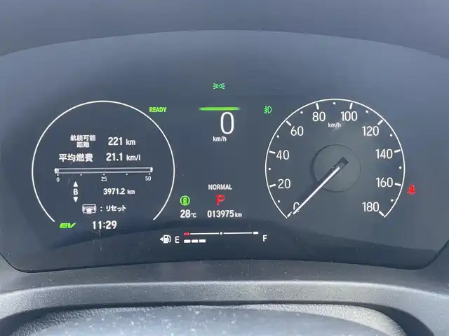 ホンダ ヴェゼル ハイブリッド e:HEV Z 滋賀県 2023(令5)年 1.4万km ミッドナイトブルービームM 純正9型ナビ/・Bluetooth/USB/フルセグ/バックカメラ/追従クルーズコントロール/パワーリアゲート/LEDライト/ハーフレザーシート/シートヒーター/ステアリングヒーター/前後ソナー/純正１８AW/オートライト/オートハイビーム/電子パーキング