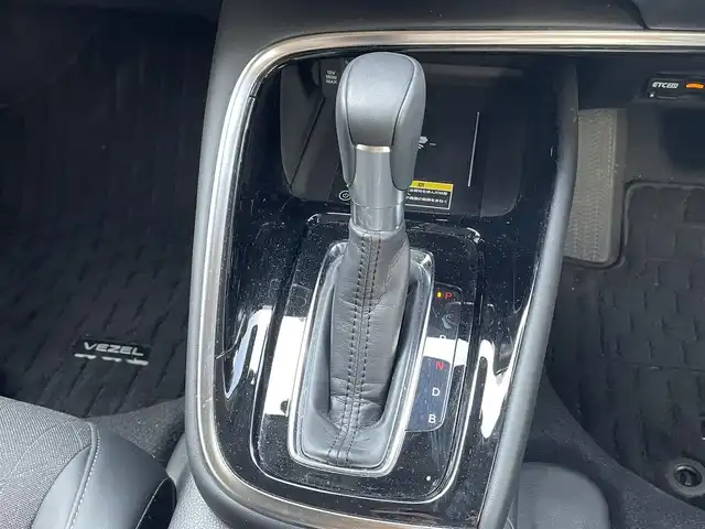 ホンダ ヴェゼル ハイブリッド e:HEV Z 滋賀県 2023(令5)年 1.4万km ミッドナイトブルービームM 純正9型ナビ/・Bluetooth/USB/フルセグ/バックカメラ/追従クルーズコントロール/パワーリアゲート/LEDライト/ハーフレザーシート/シートヒーター/ステアリングヒーター/前後ソナー/純正１８AW/オートライト/オートハイビーム/電子パーキング