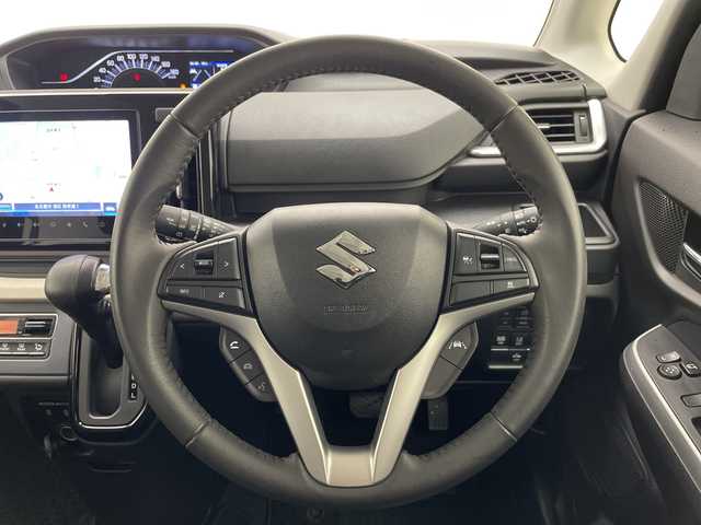 スズキ ソリオ HV MZ 愛知県 2023(令5)年 1.2万km メロウディープレッドパール 純正8型ディスプレイオーディオナビ/全方位カメラ/両側パワースライドドア/レーダークルーズコントロール/シートヒーター/バックカメラ/コーナーセンサー/ヘッドアップディスプレイ/純正アルミホイール/LEDヘッドライト/オートライト/衝突軽減システム/フルセグ/CD DVD/サーキュレーター/ステアリングスイッチ/スマートキー/プッシュスタート