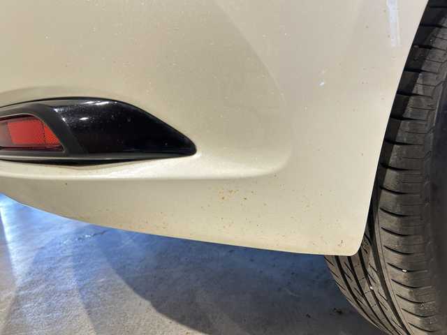 トヨタ オーリス 150X 道央・札幌 2015(平27)年 13.9万km ホワイトパールクリスタルシャイン ４WD/ワンオーナー/ホワイトパールクリスタルシャイン/スタッドレスタイヤAWセット積込み/純正HDDナビ(BT、AUX、ワンセグTV、CD)/ETC/AAC/オートライト/MTモード付き/盗難防止装置/取説、保証書、スペアキー１本