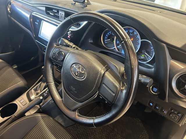 トヨタ オーリス 150X 道央・札幌 2015(平27)年 13.9万km ホワイトパールクリスタルシャイン ４WD/ワンオーナー/ホワイトパールクリスタルシャイン/スタッドレスタイヤAWセット積込み/純正HDDナビ(BT、AUX、ワンセグTV、CD)/ETC/AAC/オートライト/MTモード付き/盗難防止装置/取説、保証書、スペアキー１本