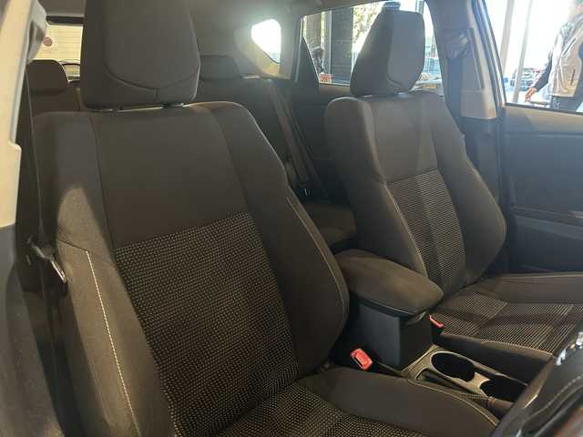 トヨタ オーリス 150X 道央・札幌 2015(平27)年 13.9万km ホワイトパールクリスタルシャイン ４WD/ワンオーナー/ホワイトパールクリスタルシャイン/スタッドレスタイヤAWセット積込み/純正HDDナビ(BT、AUX、ワンセグTV、CD)/ETC/AAC/オートライト/MTモード付き/盗難防止装置/取説、保証書、スペアキー１本