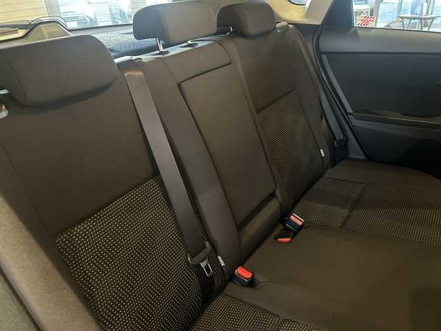 トヨタ オーリス 150X 道央・札幌 2015(平27)年 13.9万km ホワイトパールクリスタルシャイン ４WD/ワンオーナー/ホワイトパールクリスタルシャイン/スタッドレスタイヤAWセット積込み/純正HDDナビ(BT、AUX、ワンセグTV、CD)/ETC/AAC/オートライト/MTモード付き/盗難防止装置/取説、保証書、スペアキー１本